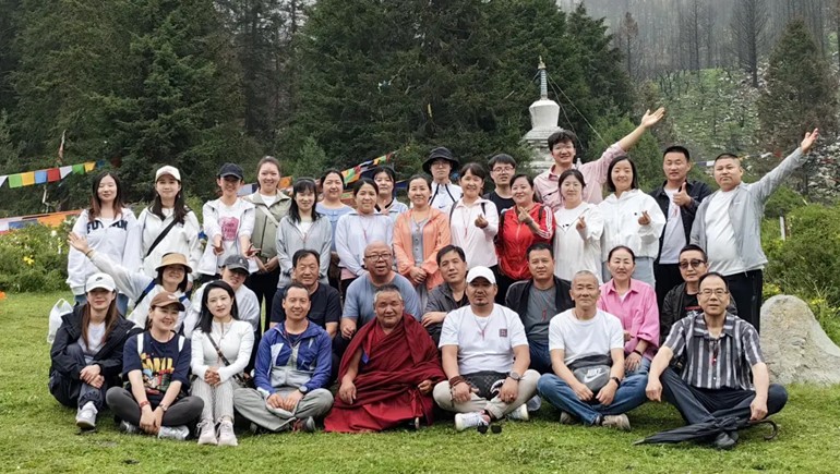 奇正集團(tuán)達(dá)爾宗圣湖祈?；顒?dòng)